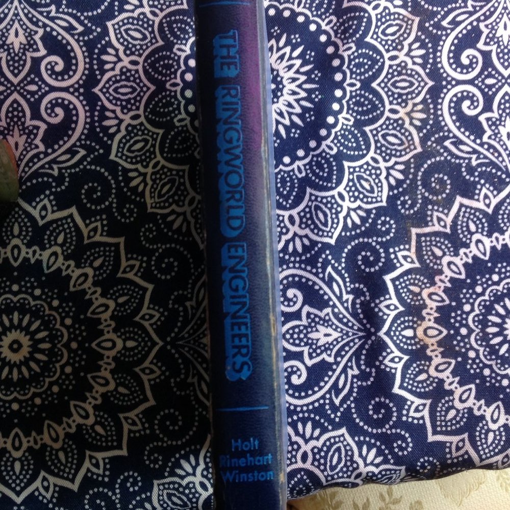 The Ringworld Engineers by Larry Niven